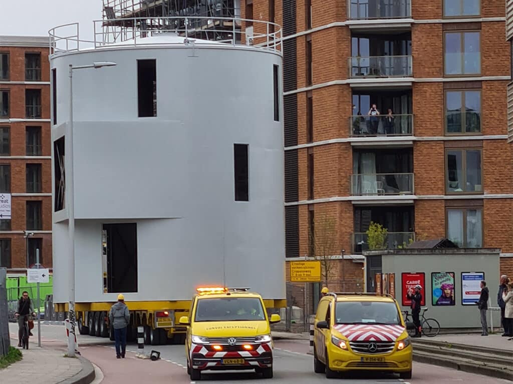 Weinsilos auf dem Dach des The Harbour Club