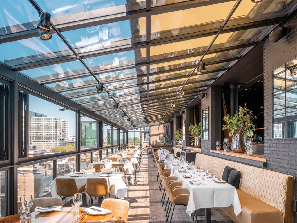 Genieten van de skyline van Den Haag bij The Harbour Club