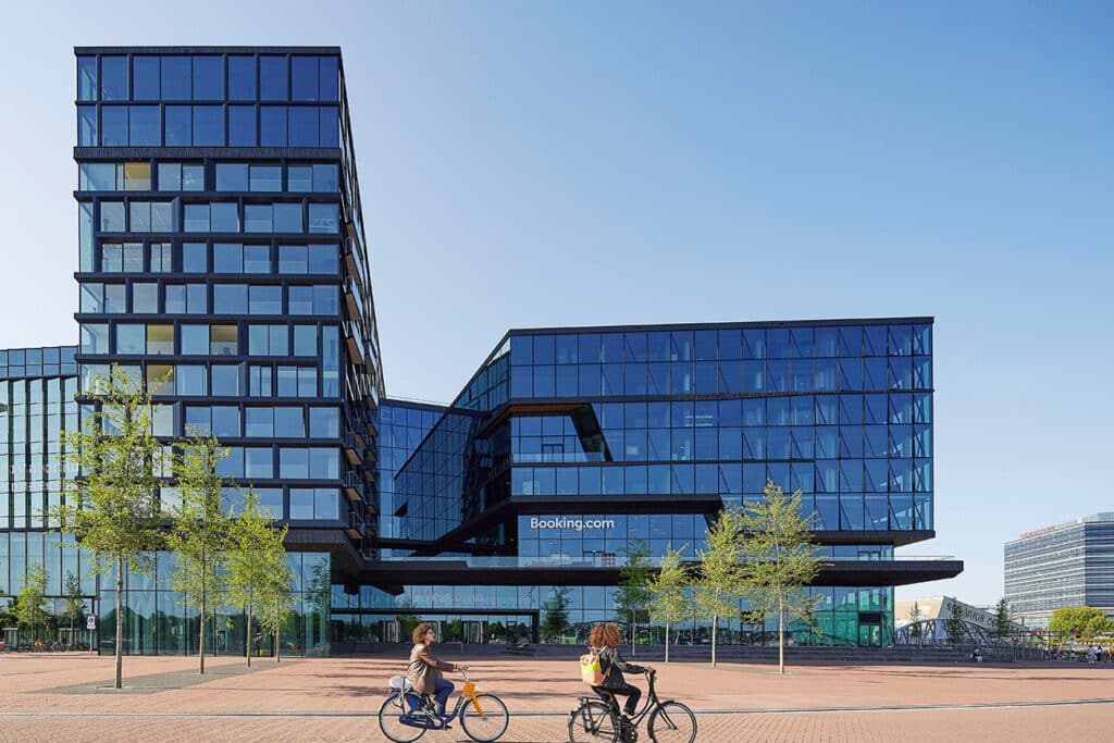 Spectaculaire nieuwbouw maakt Oosterdokseiland compleet