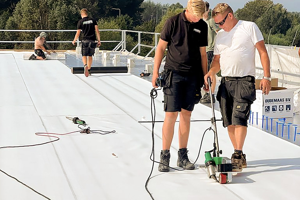 Gele, groene en rode daken voor nieuwbouw PCS