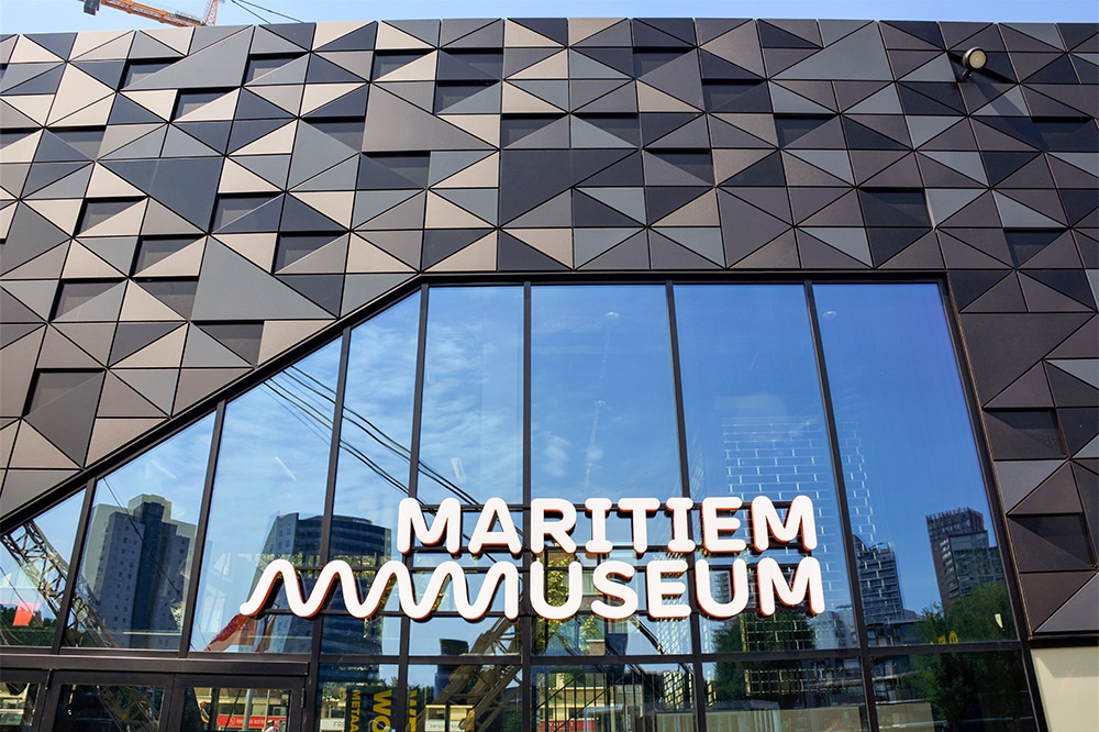 Leuvehavenpaviljoen rotterdam gebouw gevel allpro driehoeken ma
