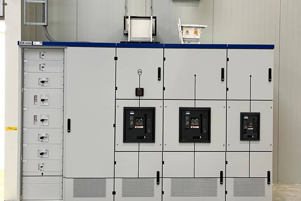 Specialistische paneelbouw. Hoofdverdeler, railkoker en onderverdelers