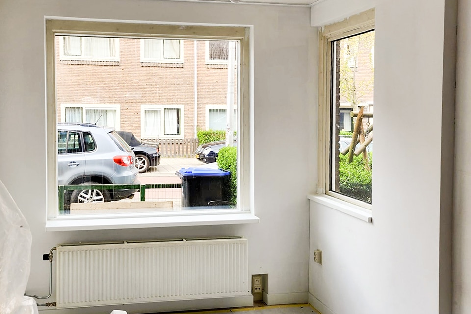 Isolatie en afbouw van vijfhonderd huurwoningen