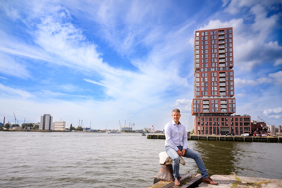 STACK: eye-catcher on Rotterdam pier