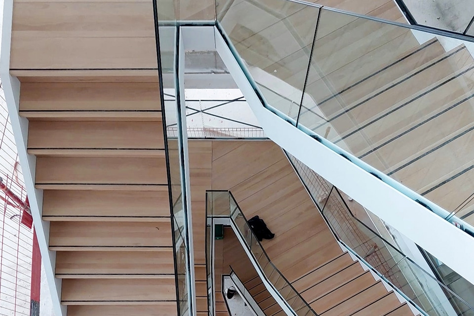 Het stalen hart van DC DAEL: Trappen waar je u tegen zegt