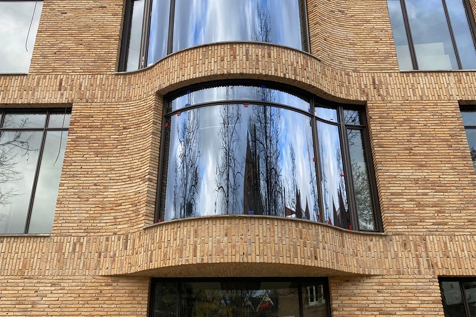 Grenzen verleggen met gebogen vormen 1