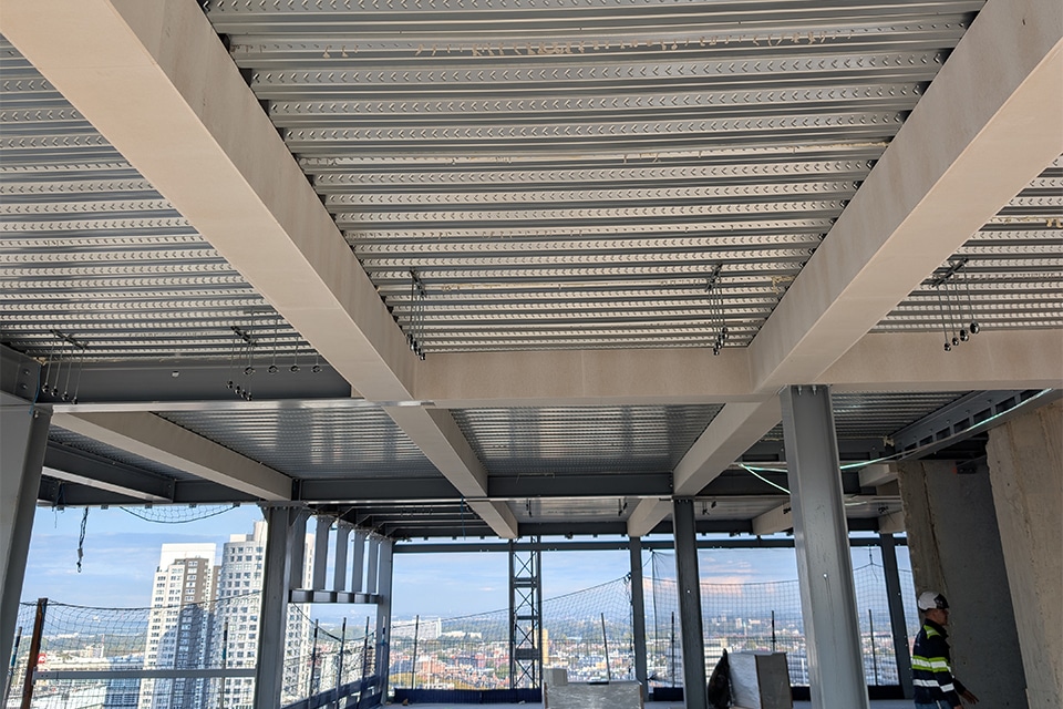 Lichte staalplaat-betonvloeren voor indrukwekkende optopping 2