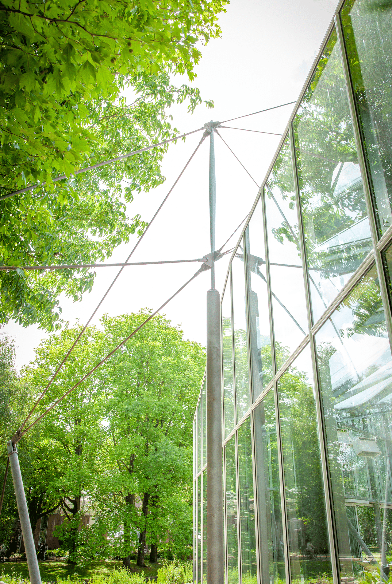 Double-glazed facades for the Hortus Botanicus Climate Greenhouse come from Uden 1