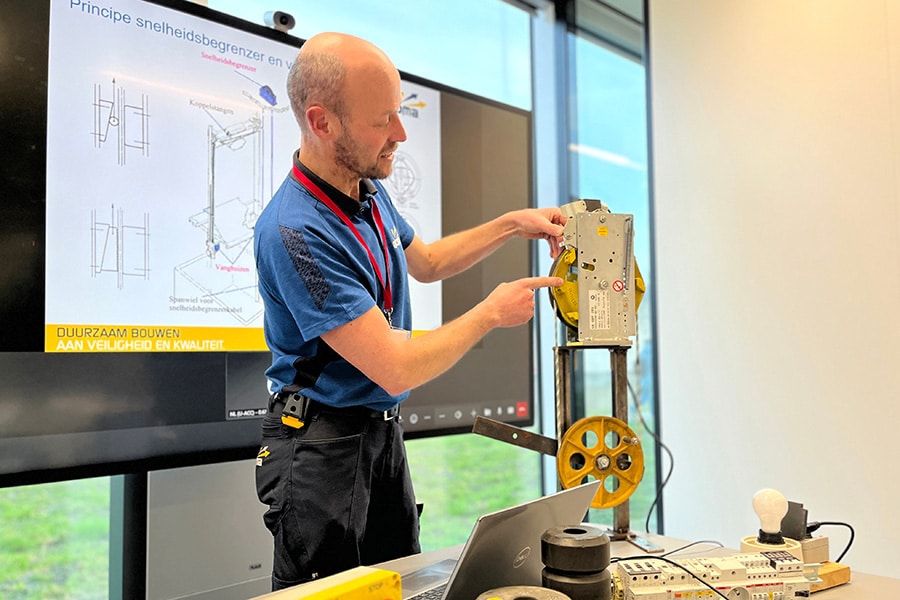 Zelf personen bevrijden uit liftinstallaties 1