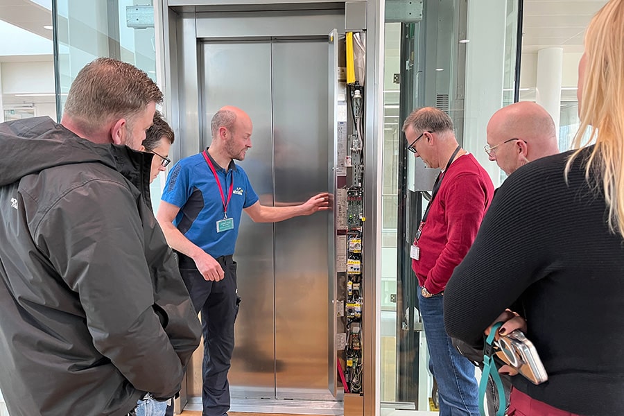 Zelf personen bevrijden uit liftinstallaties 2