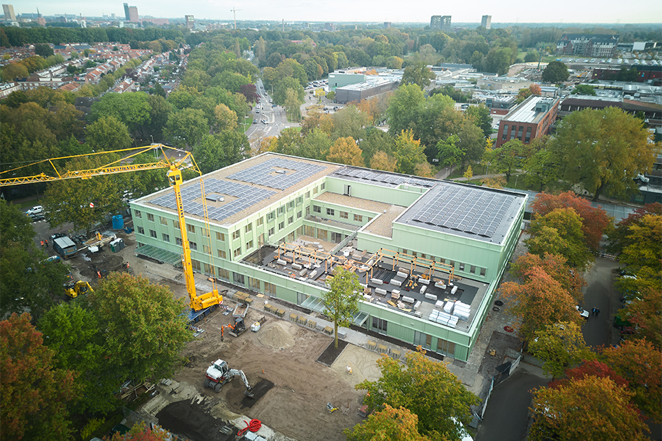 In 7 maanden tijd van parkeerplaats naar innovatief schoolgebouw 2
